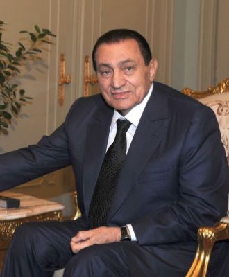 تفاصيل مثيرة في الساعات الأخيرة للرئيس مبارك في الحكم