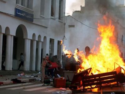 قتيل و46 جريحاً في مدن مغربية في أعقاب مسيرات تطالب بإسقاط الحكومة