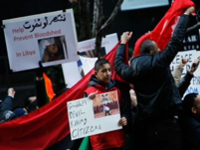 باراك يتمنى سقوط القذافي وبريطانيا لا تستبعد عملية عسكرية لإنقاذ رعاياها