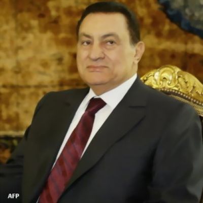 مبارك ضرب محافظ سيناء بالشلوت