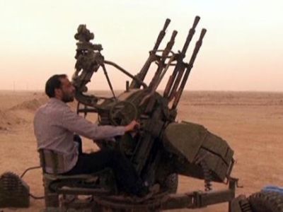 عشرات القتلى من المقاومين بمن فيهم قائد المعارضة في قصف جوي قامت به طائرات تابعة للقذافي