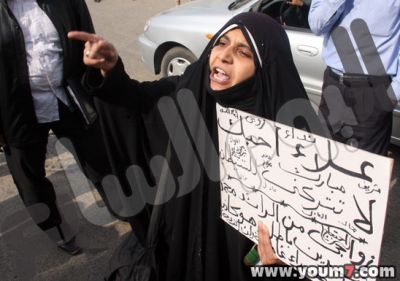 عاشقة مجهولة تطالب علاء مبارك بألا يتركها للشيطان