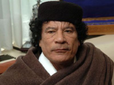 جراح برازيلي يكشف انه أجرى جراحة تجميلية للقذافي