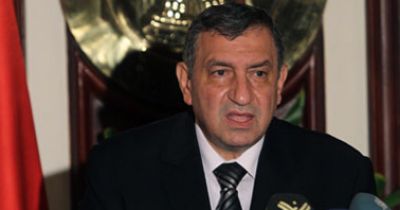 مصر: آلاف المتظاهرين يهددون باقتحام مجلس الوزراء إذا لم يخرج لهم "شرف"