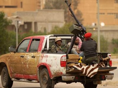 قوات القذافي تتكبّد خسائر جسيمة في مصراته وأنباء عن حصار كتيبة نجل الزعيم الليبي