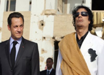 الحكومة الفرنسية تنفي اتهامات بتمويل ليبيا لحملة ساركوزي