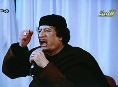 القذافي يتوعد معارضيه بالدمار وبتفتيش كل المنازل في بنغازي