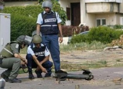 صاروخ للمقاومة الفلسطينية يسقط على منزل في اسدود واصابة 4 اسرائيليين