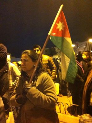 اعتداء مجهولين على شباب 24 اذار والدرك الاردني يستعد لاقتحام المكان وسقوط اصابات
