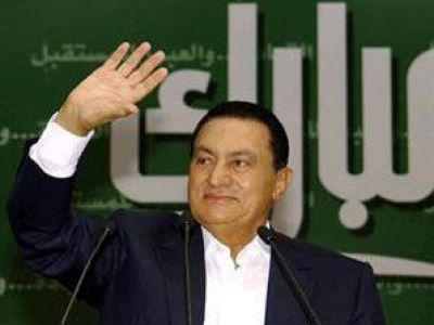 مصر: محامون يطالبون بعودة مبارك ويطعنون على قرار التنحي