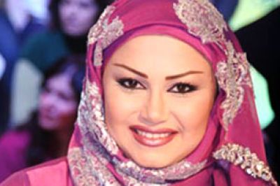 الكويتية فاطمة الطباخ تنزع حجابها وتعتبره غير شرعي