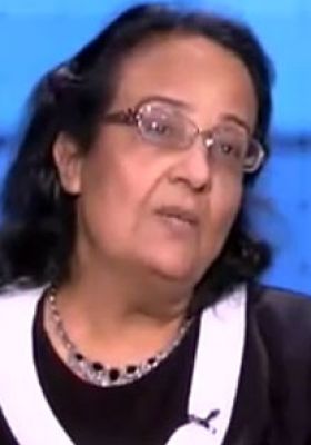 لميس جابر: من ينكر انجازات مبارك يستحق الضرب بالحذاء!!