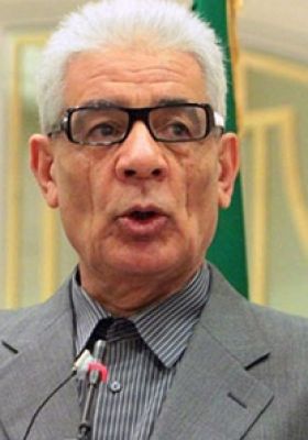 القذافي يحتجز زوجات كبار المسؤولين الليبيين منعا لانشقاقهم