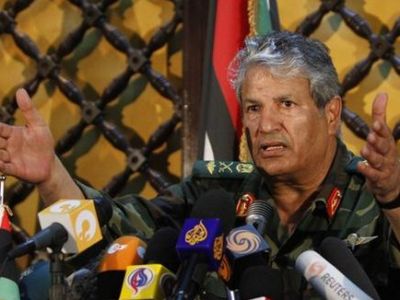 قوات القذافي تسترد الزاوية ويونس ينتقد تقاعس الناتو عن حماية سكان مصراتة