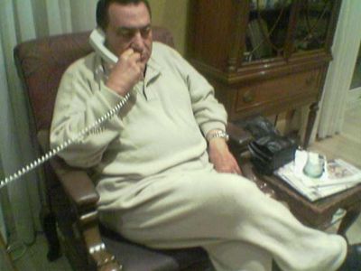 وزير العدل المصري: مبارك مشلول وعاجز عن الحركة وغير قادر على المشي