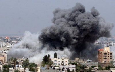 جماهير غفيرة تشيع جثامين 10 شهداء بقطاع غزة