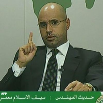 صحيفة اندبندنت:ما يمنع القذافي من السيطرة على بنغازي هو تهديدات الناتو