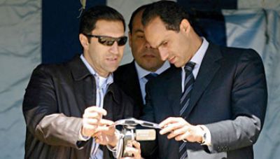 التحقيق فى بلاغ باستيلاء نجل الرئيس المصري السابق وأصدقائه على 25 ألف فدان