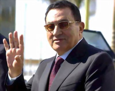 مبارك يرفض العودة للقاهرة .. ولايتحدث إلا مع سوزان