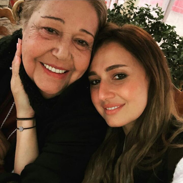 حلا شيحة توجّه رسالة لوالدتها.. ماذا قالت فيها؟