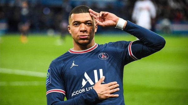 هل يتعاقد ريال مدريد مع مبابي قبل ساعات من إغلاق الميركاتو؟