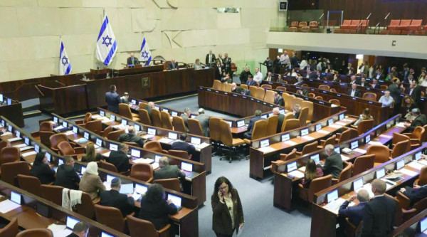 نائب رئيس (كنيست) الاحتلال: واشنطن قررت التفاوض مع "حماس" ونسّقت معنا