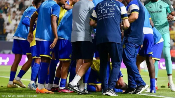 سجدة رونالدو في الملعب تثير التساؤلات.. هل اعتنق الإسلام؟