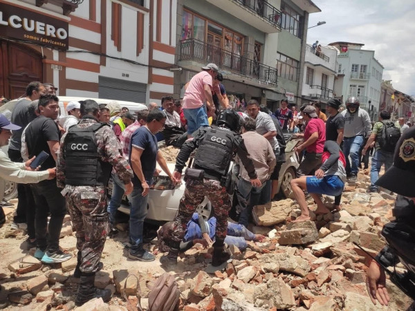 أربعة قتلى في زلزال يضرب الإكوادور