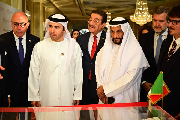 الجامعة الأمريكية في الإمارات توقع اتفاق بناء جديد صديق للبيئة بالمدينة الأكاديمية في دبي