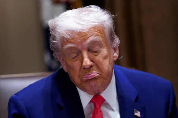 اخبار العالم – ترامب: إيران على وشك الاستسلام