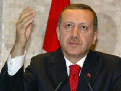 شاب أردني يوجه دعوة رسميه لرئيس الوزراء التركي أردوغان لحضور حفل زفافه