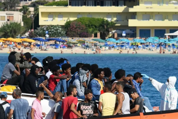 السجن 25 عاماً لعربي قاد أكبر عملية تهريب بشر في تاريخ أوروبا