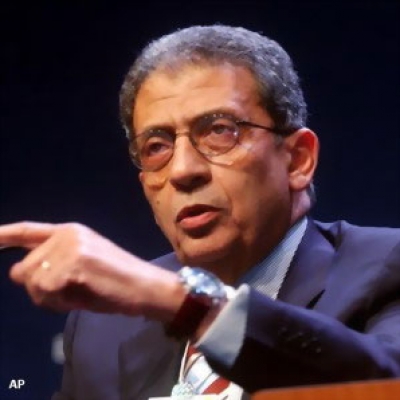 عمرو موسي يفجر ازمة مع مجلس التعاون الخليجي ووزير خارجية الامارات يرد: قلقنا من المفاعل النووي الايراني مشروع