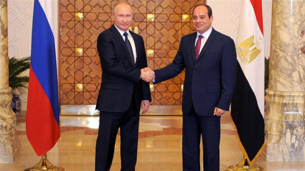 السيسي يصل روسيا للقاء بوتين