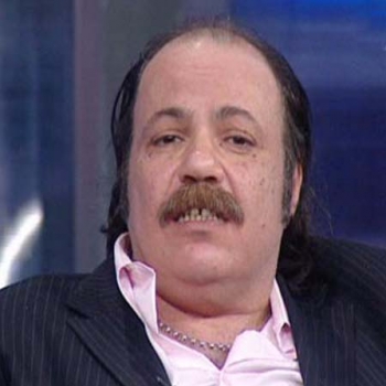 هند عاكف اعلنت وفاة طلعت زكريا رغم انه حي