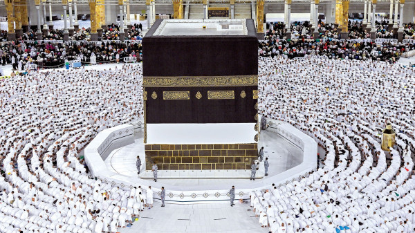 السعودية تعلن نجاح الخطط الصحية لموسم الحج وخلوه من أي تفشيات
