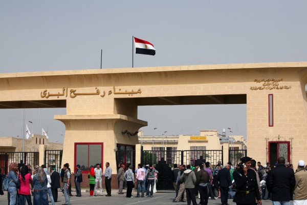 مصر تضع شرطاً لإجلاء الرعايا الأجانب من القطاع عن طريق معبر رفح