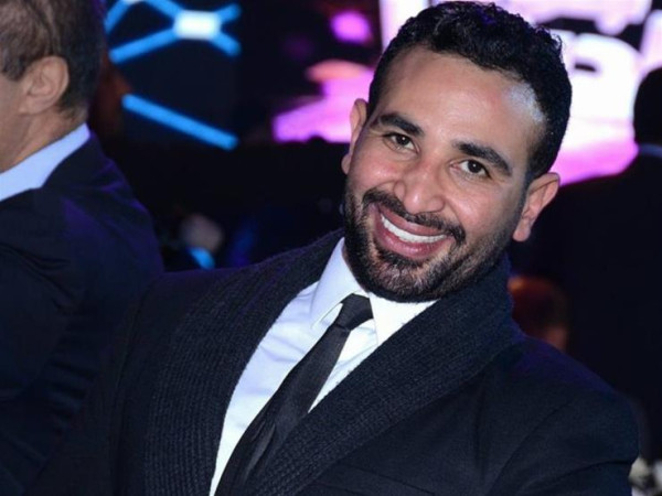 شاهد.. أحمد سعد يثير حالة من الغضب في تونس بهذا الفعل