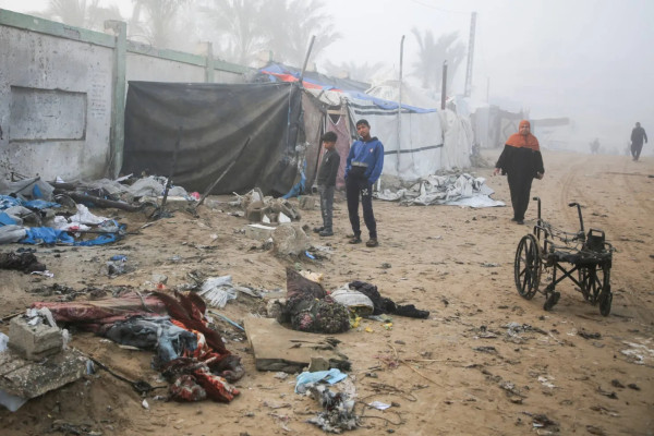 معظمهم نساء وأطفال.. عشرة شهداء بقصف خيمة للنازحين غرب خان يونس