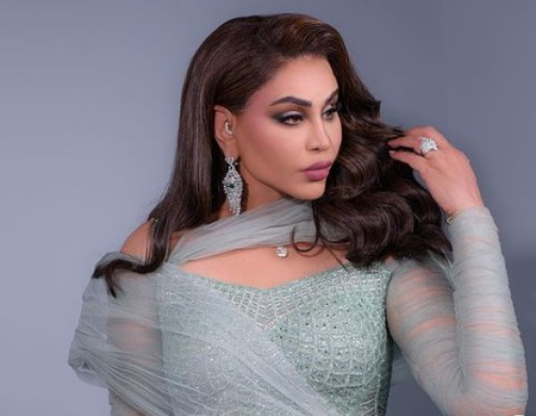 أحلام الشامسي تهاجم نجوى كرم بعد تبرعها لسوريا: نفاق!