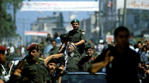 31 عامًا على عودة ياسر عرفات إلى أرض الوطن