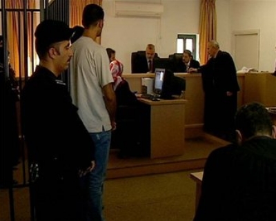 متهم بالتعاون مع اسرائيل تم تصويره وهو في وضع فاضح مع الفتيات برام الله