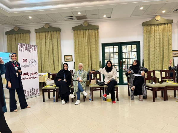 غزة: "اللجنة الوطنية للتربية والثقافة" وطاقم شؤون المرأة يطلقون مشروع جسور رقمية