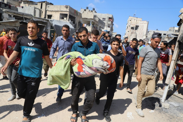 شهداء وإصابات بقصف الاحتلال منازل ومراكز إيواء للنازحين في أنحاء قطاع غزة
