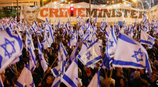 نجل نتنياهو يتهم أميركا بالوقوف خلف الاحتجاجات للإطاحة بالحكومة الإسرائيلية