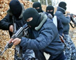 رامبو رفح يخطف سلاح شرطي أثناء تأديته صلاة العصر في أحد المساجد دنيا الوطن