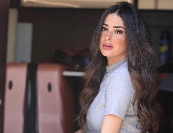 شاهد.. الظهور الأول لميرنا نور الدين بعد زواجها