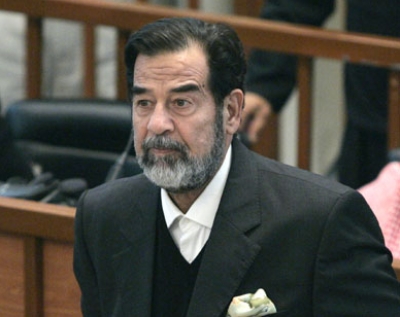 المخابرات الامريكية خططت لإسقاط صدام حسين بشريط إباحي
