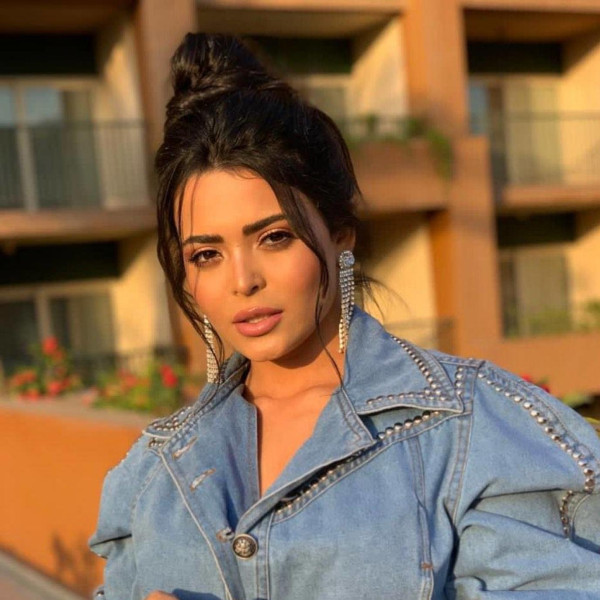 شاهد.. أسماء جلال تحتفل بعيد ميلادها الـ 28
