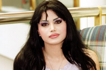 الفنانة السورية نورمان أسعد تعتزل الفن وتقترن برجل أعمال خليجي دفع لها مهرا باهظا وقصورا وسيارت